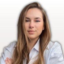 Dr Adrienn Domok